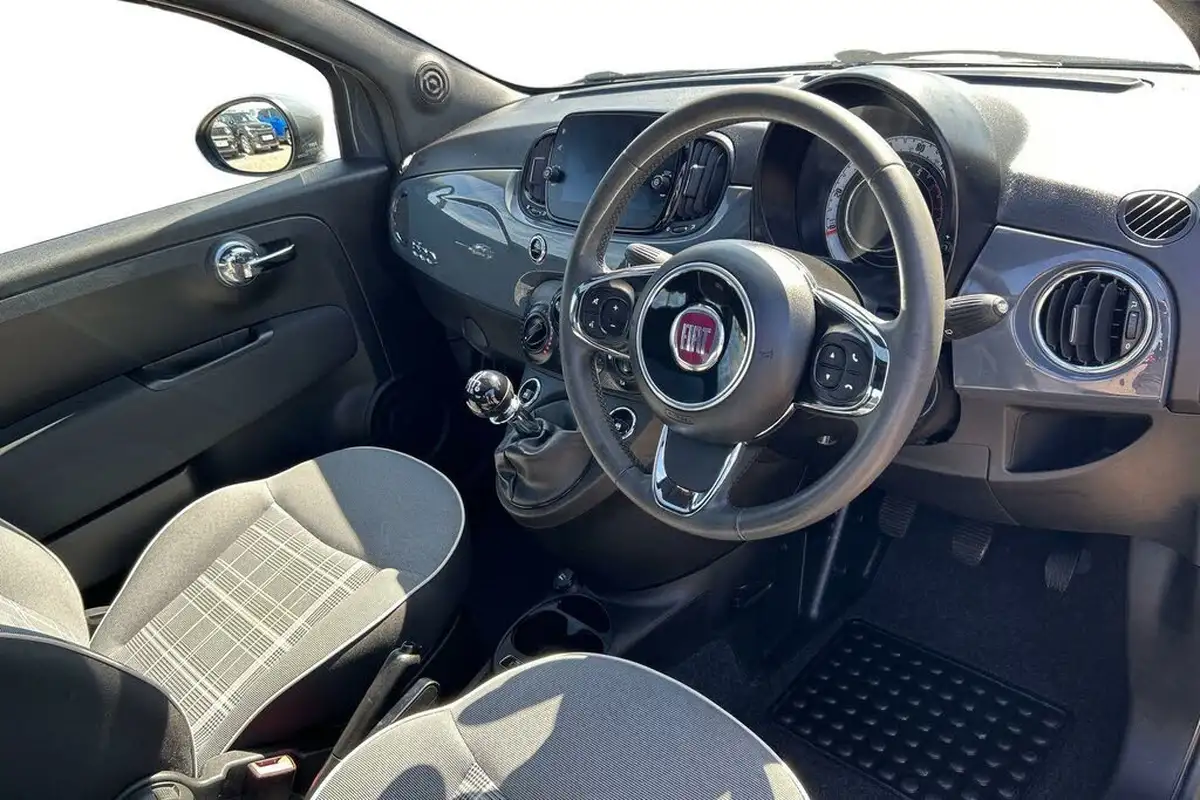2020-fiat-500-10-lounge-big-24