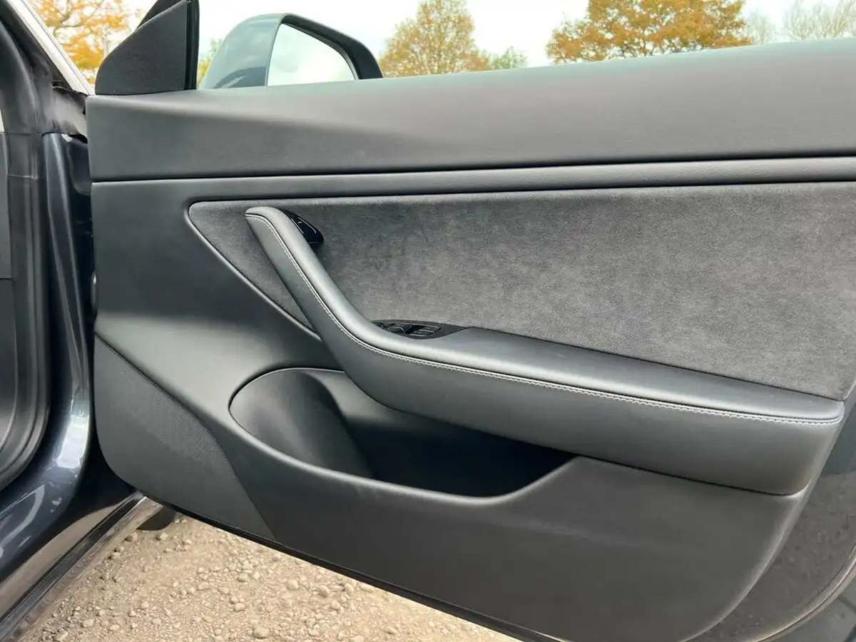2020-tesla-model-3-e-long-range-big-20