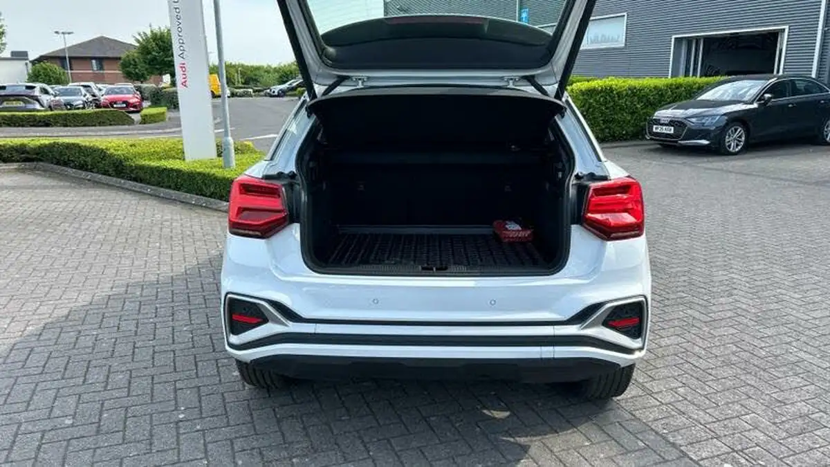 2021-audi-q2-15-35-tfsi-s-line-tronic-big-12