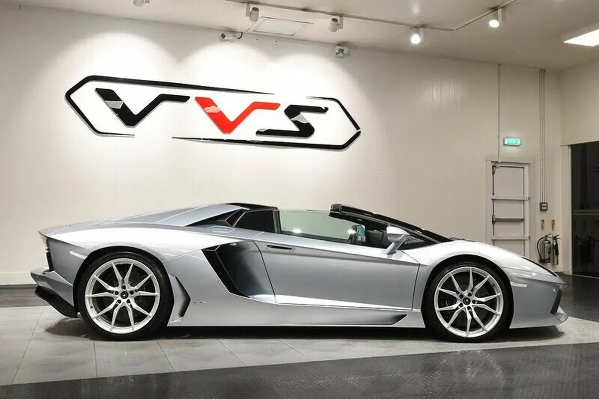2015-lamborghini-aventador-65-lp-700-4-roadster-big-1