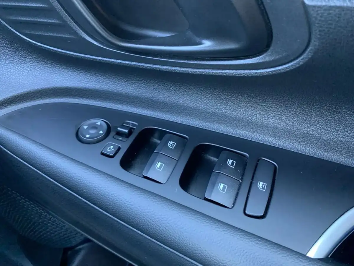 2023-hyundai-bayon-10-t-gdi-se-connect-dct-big-14