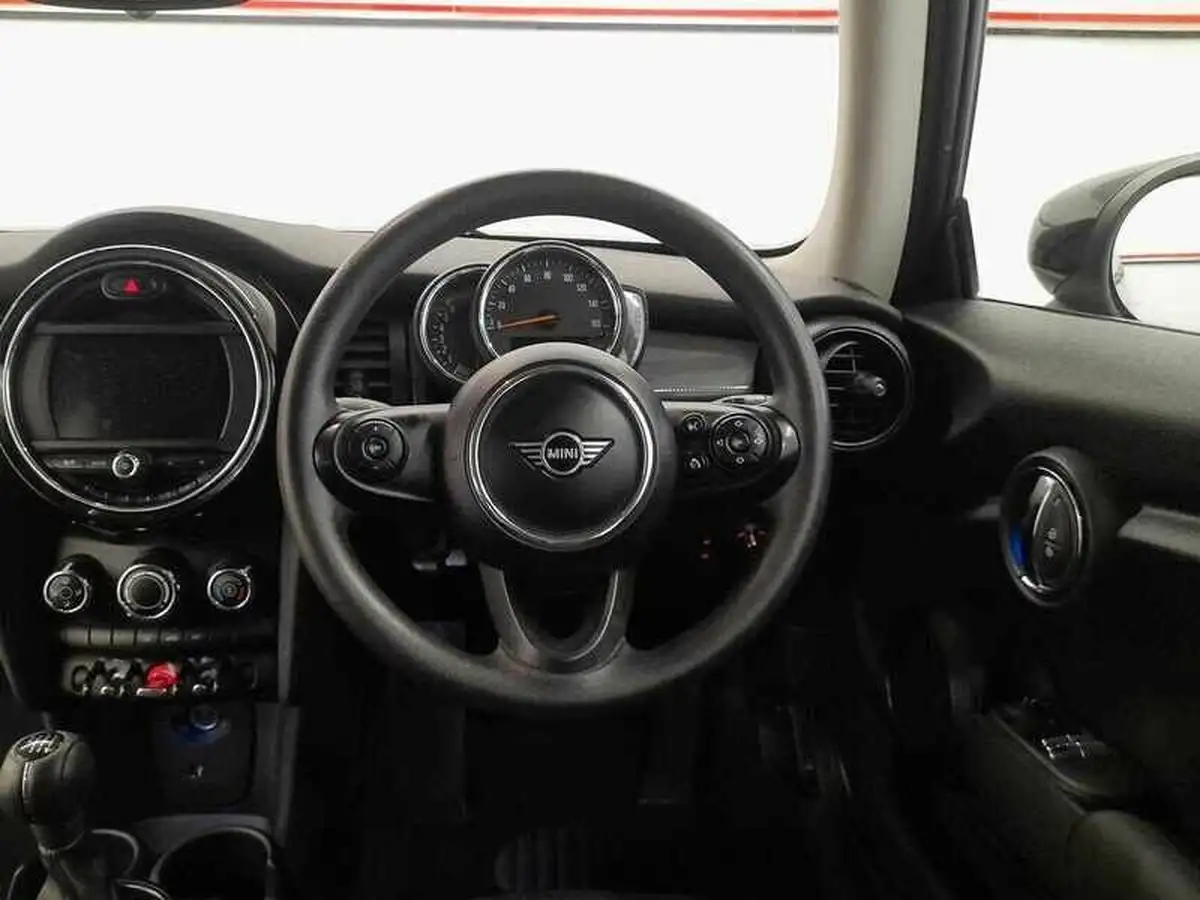 2019-mini-cooper-15-cooper-classic-hatchback-3d-big-12