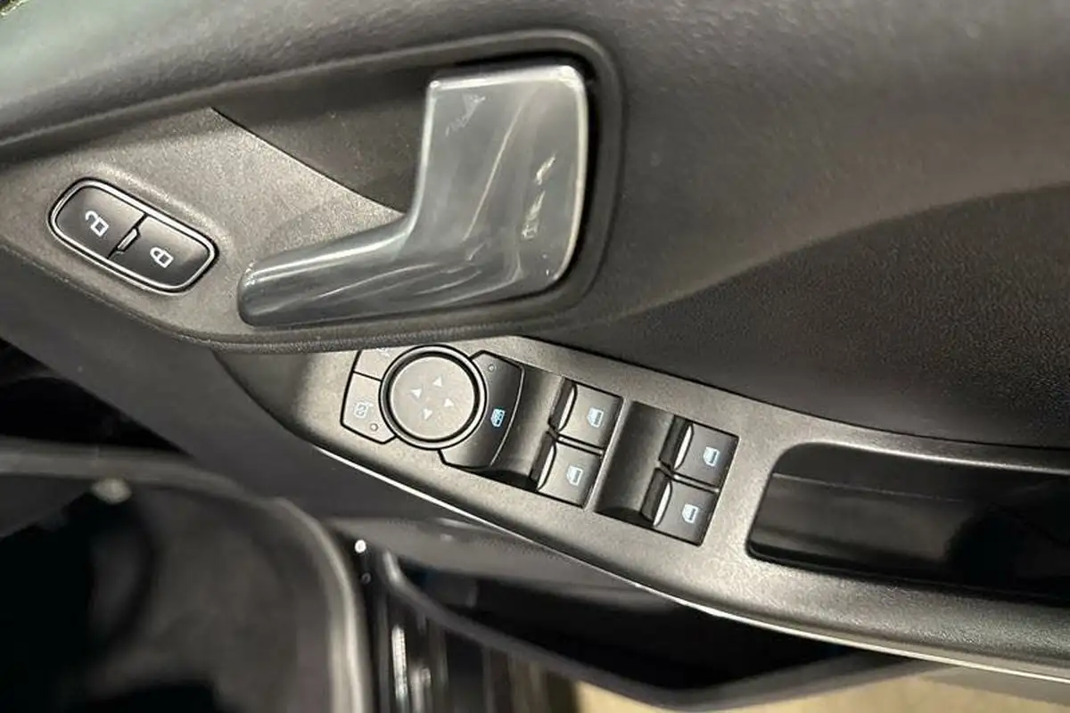2022-ford-fiesta-10t-st-line-x-100ps-big-15