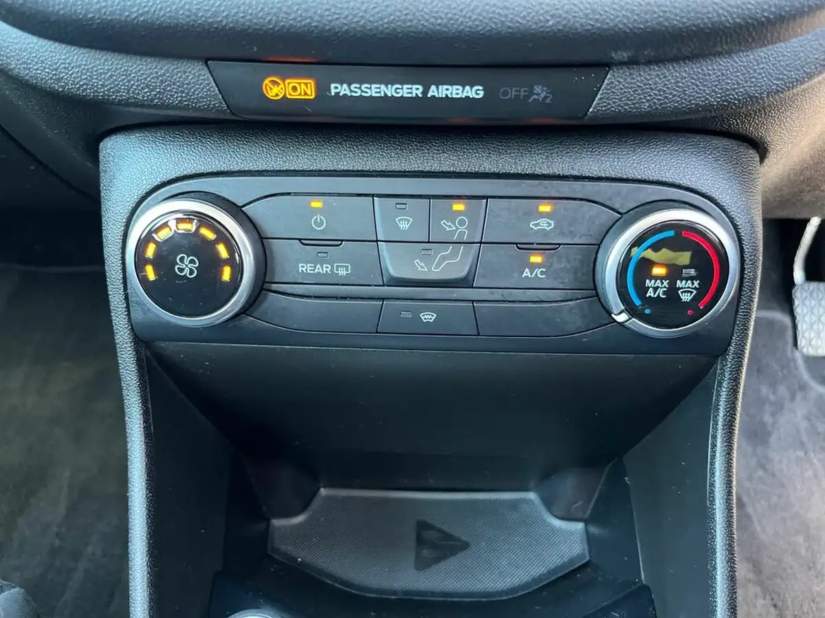 2018-ford-fiesta-10t-zetec-5d-big-24