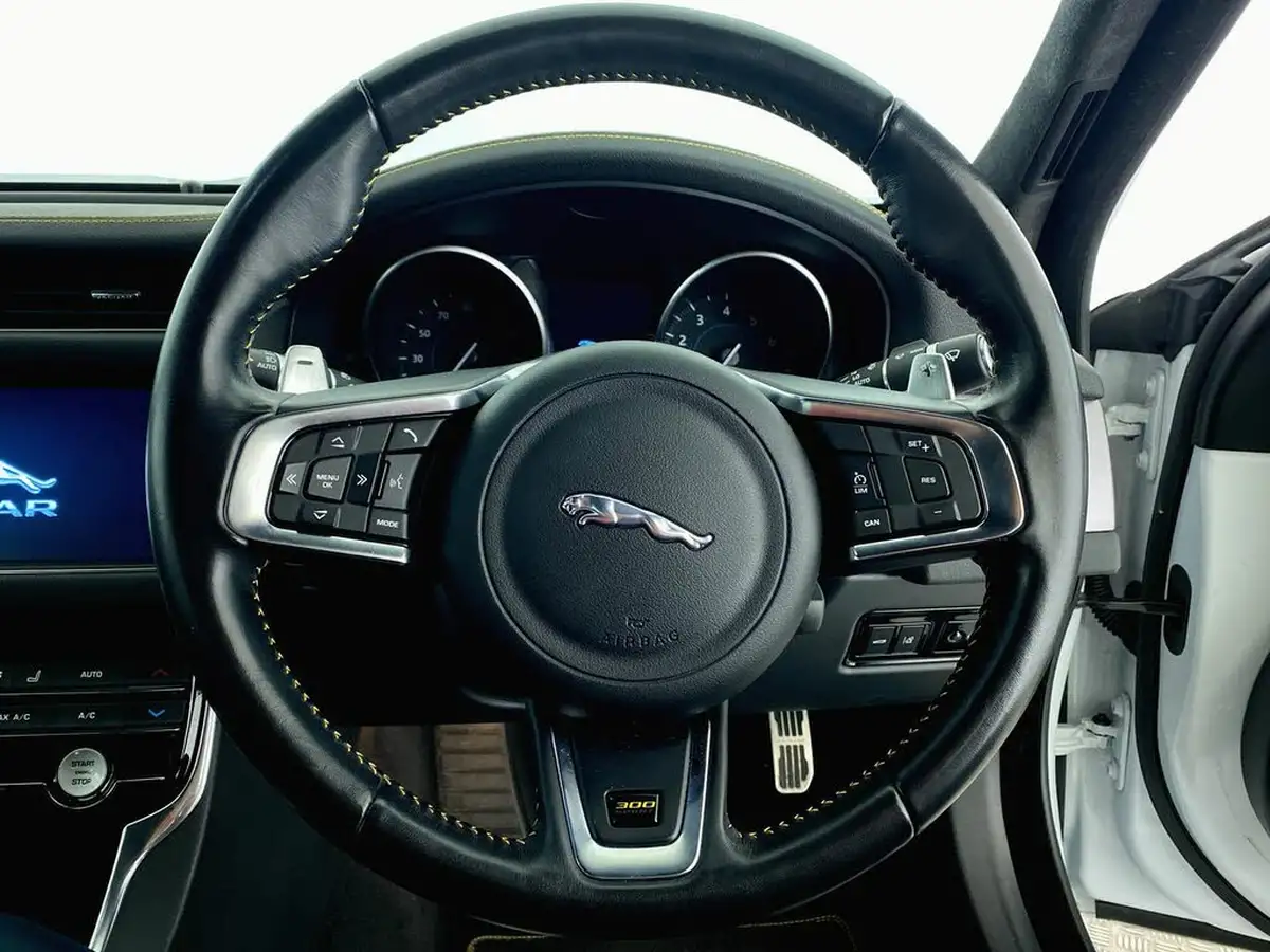 2018-jaguar-xf-20i-r-sport-300ps-awd-saloon-4d-1997cc-big-15
