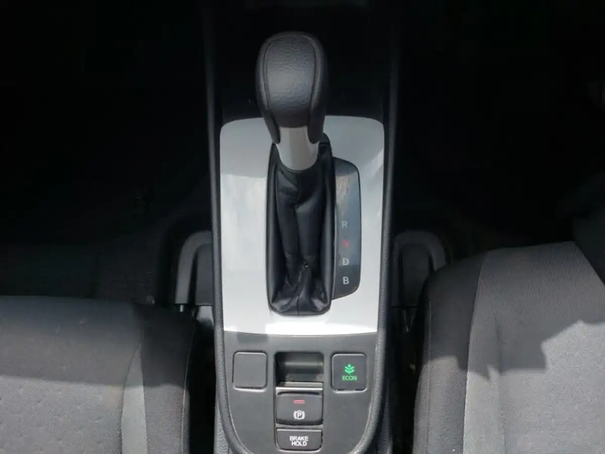 2021-honda-jazz-15-i-mmd-se-109ps-big-18