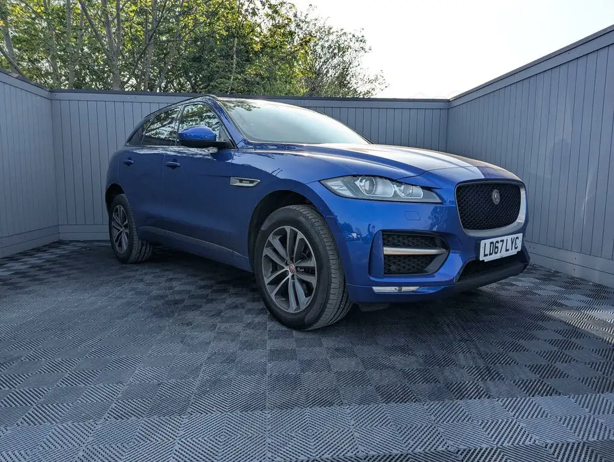 2017-jaguar-f-pace-20-i4d-r-sport-180ps-awd-ss-auto-big-2