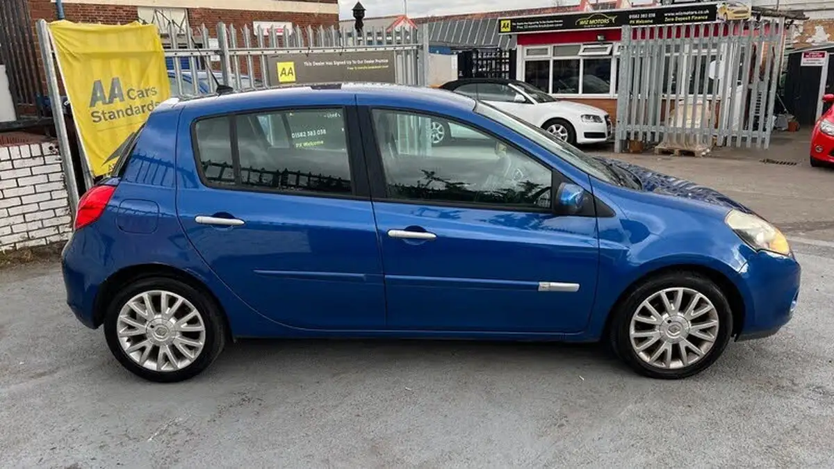 2011-renault-clio-15td-dynamique-tom-tom-15dci-fap-hatchback-5d-big-6