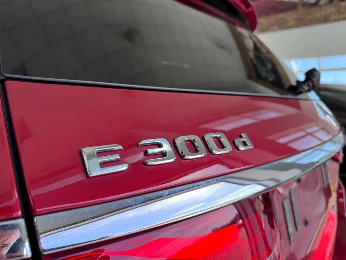 2020-mercedes-benz-e-class-20d-e300d-amg-line-edition-premium-plus-estate-5d-big-60