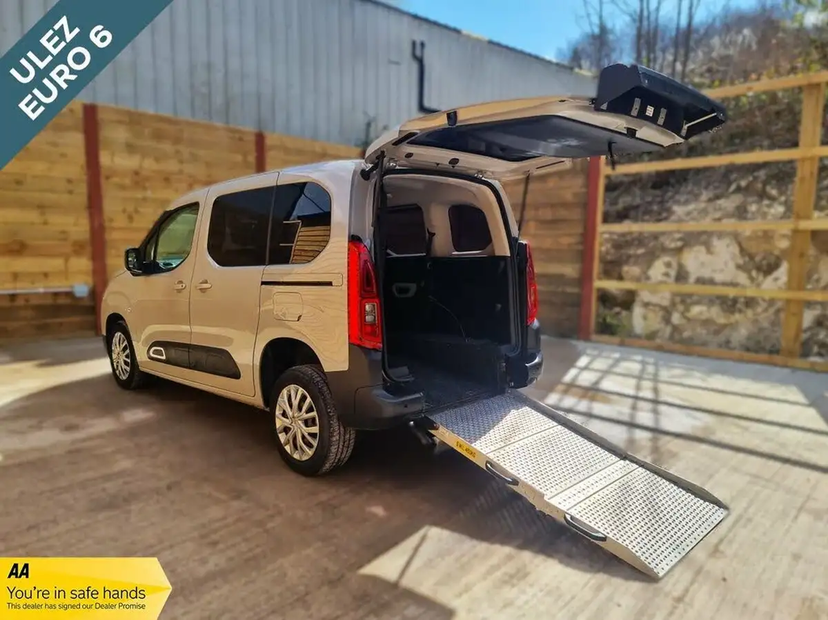 2020-citroen-berlingo-15bluehdi-feel-m-size-100ps-big-0