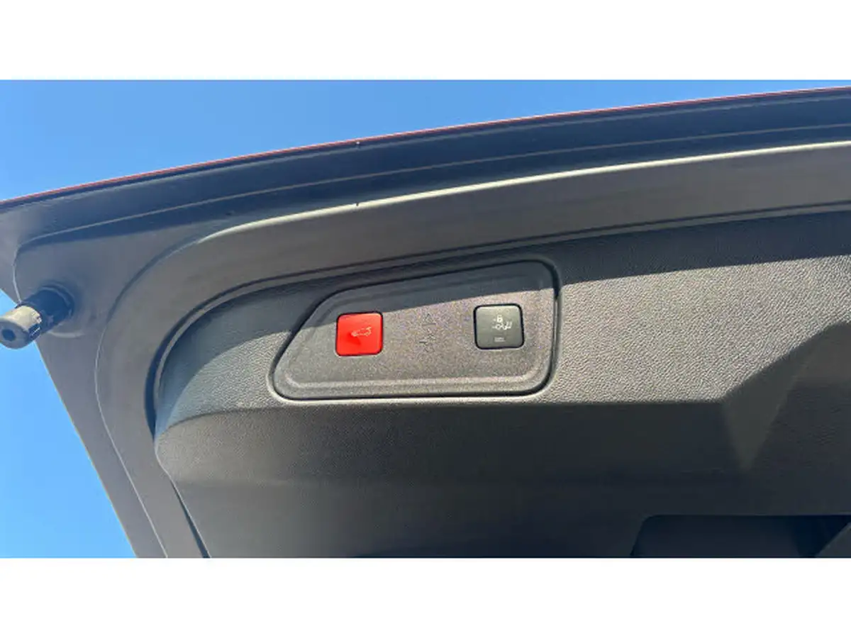 2020-peugeot-3008-suv-12-puretech-gt-line-eat8-big-7