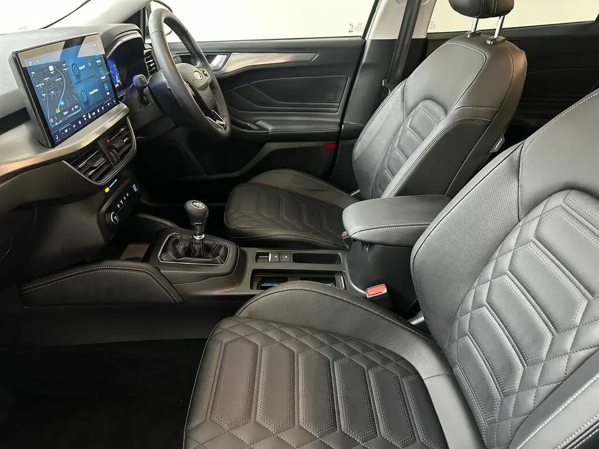 2022-ford-focus-10t-titanium-vignale-125ps-hatchback-big-12
