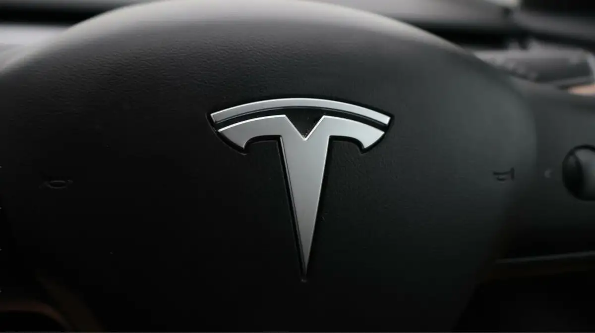 2022-tesla-model-3-e-rwd-big-22
