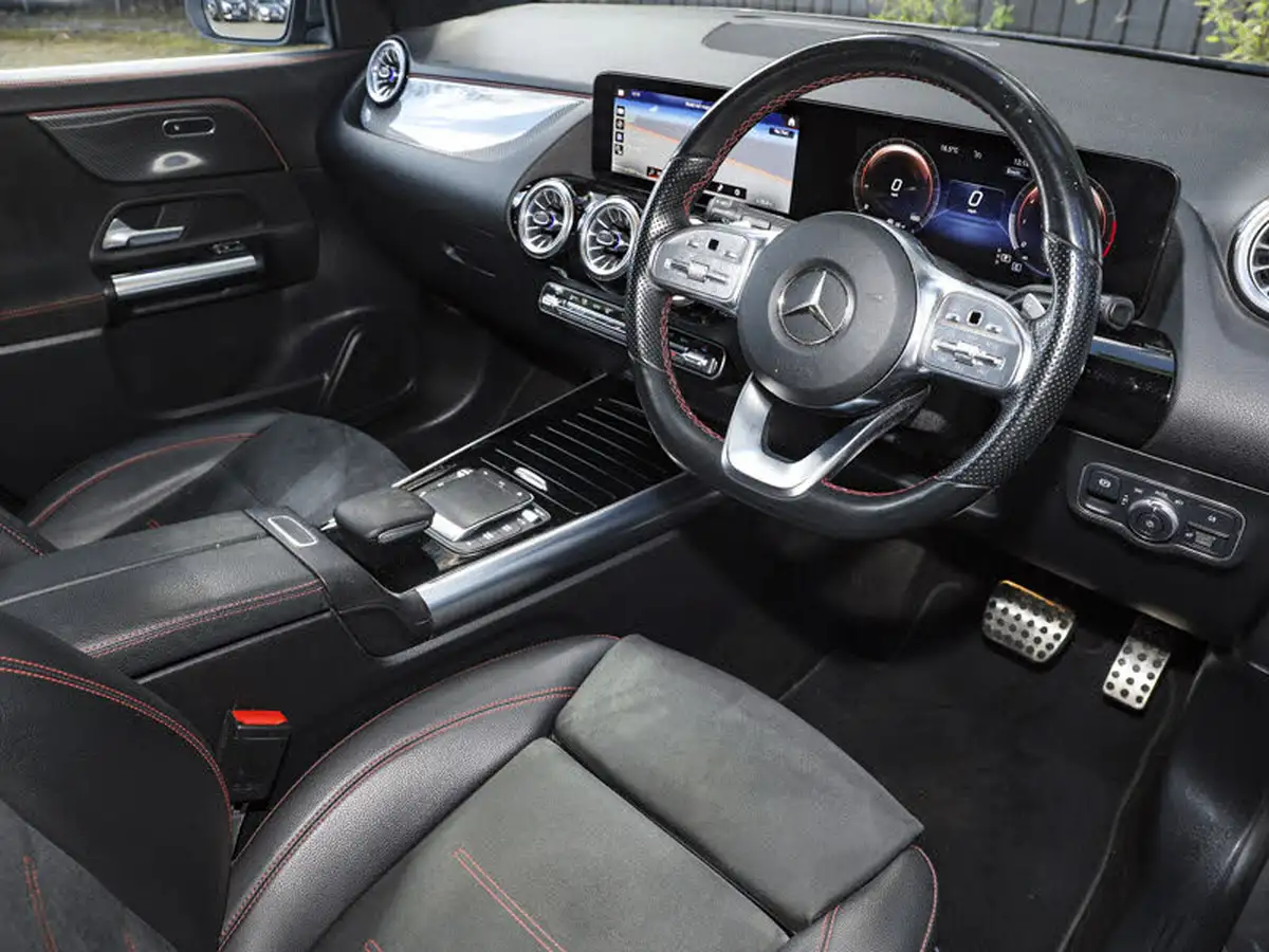 2022-mercedes-benz-gla-class-13-gla-200-amg-line-premium-big-9