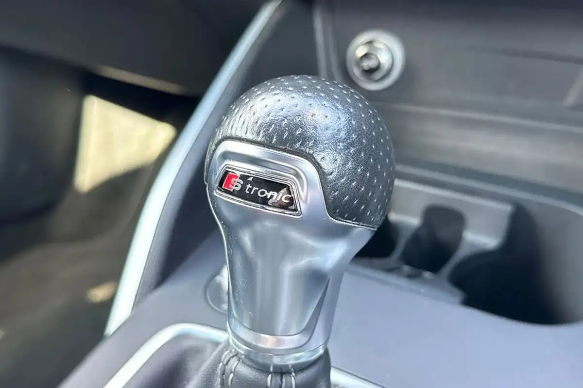 2018-audi-q2-14-tfsi-s-line-s-tronic-big-41