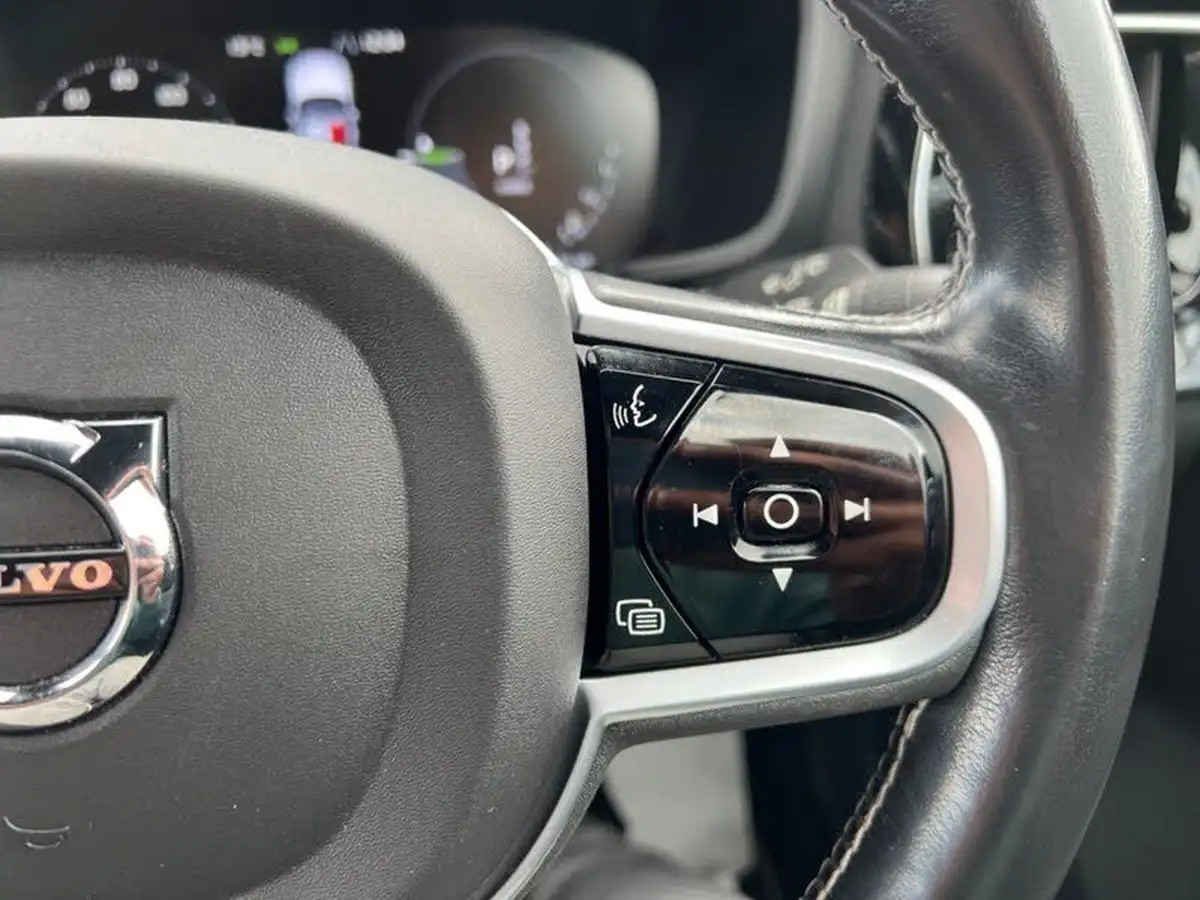 2021-volvo-v60-20-t6-r-design-340bhp-big-65