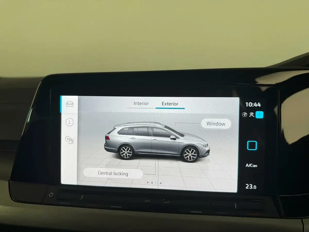 2021-volkswagen-golf-10-tsi-life-estate-big-44