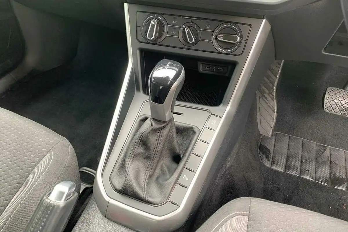 2022-volkswagen-polo-10-tsi-life-dsg-big-16