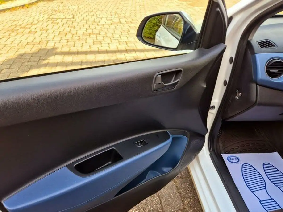 2014-hyundai-i10-12-se-big-22