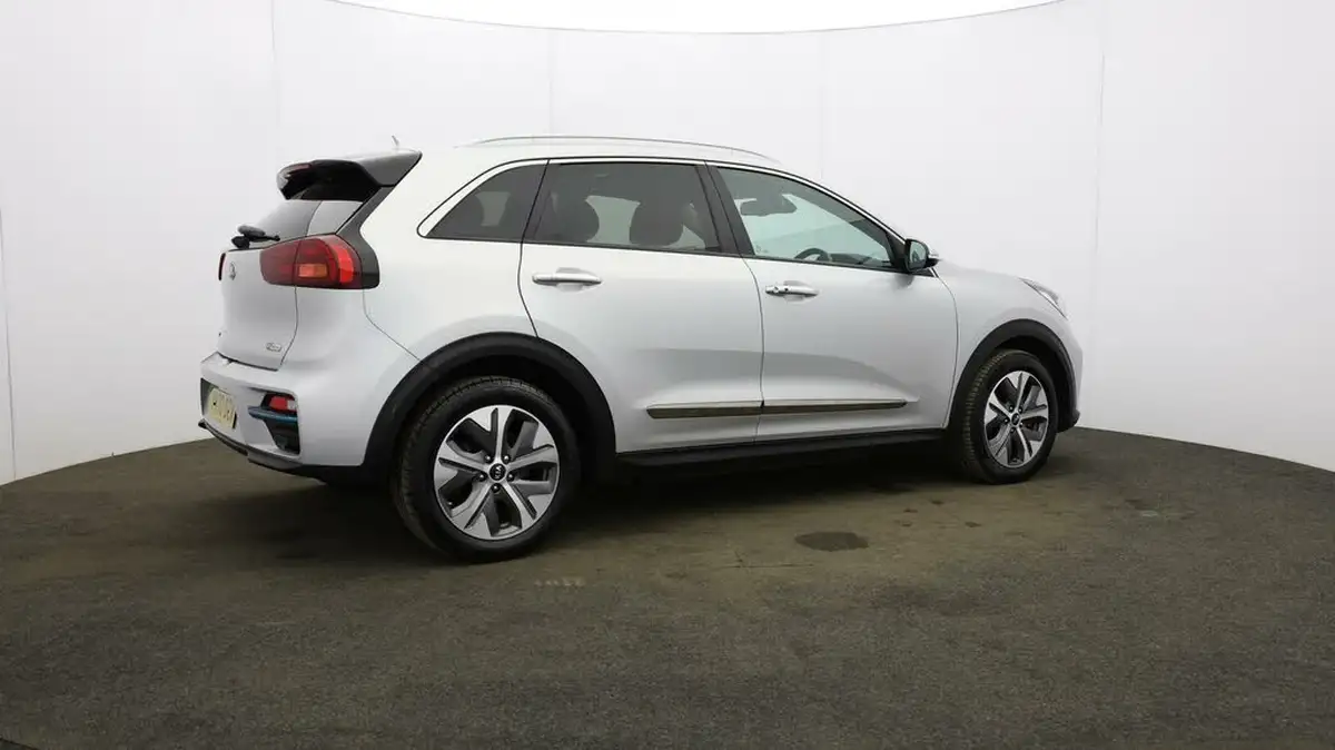 2021-kia-e-niro-ev-4-big-49