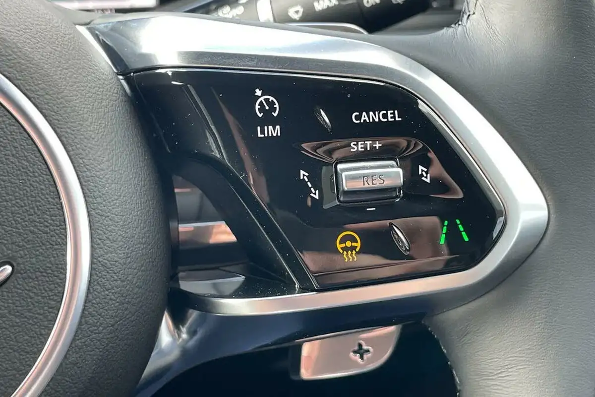 2024-jaguar-f-pace-20-d200-r-dynamic-hse-black-big-28