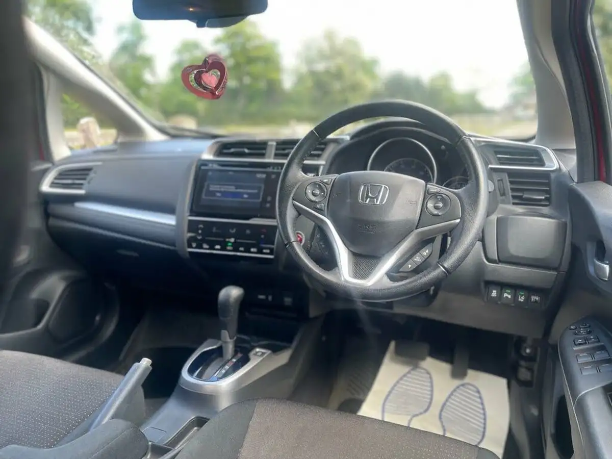 2016-honda-jazz-13-i-vtec-ex-cvt-big-11