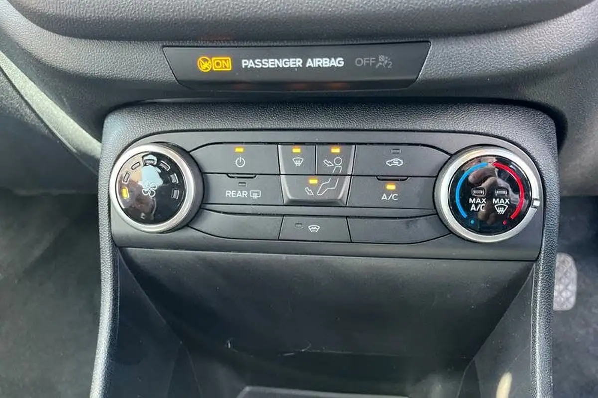 2022-ford-fiesta-10t-st-line-100ps-5d-big-28