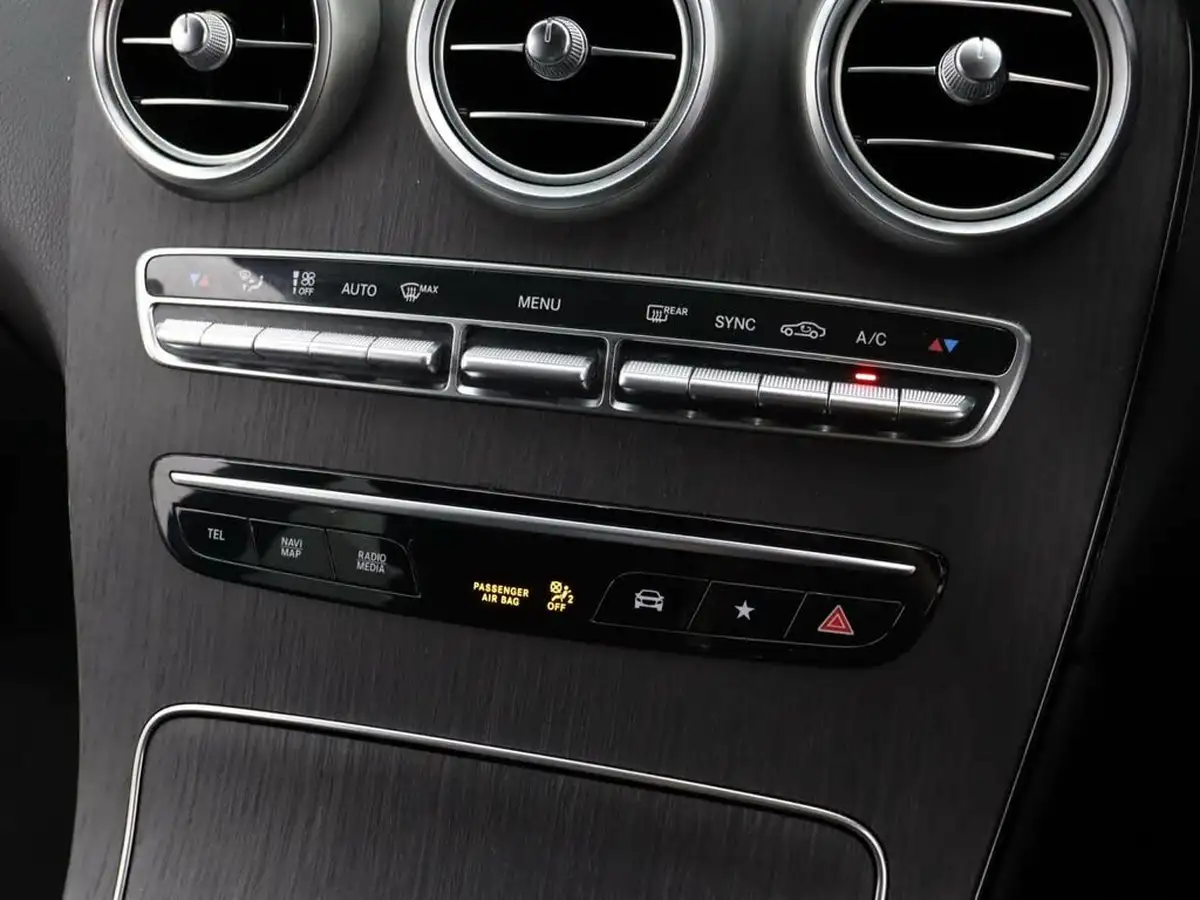 2019-mercedes-benz-glc-class-20d-glc220d-amg-line-station-wagon-5d-4matic-plus-big-17