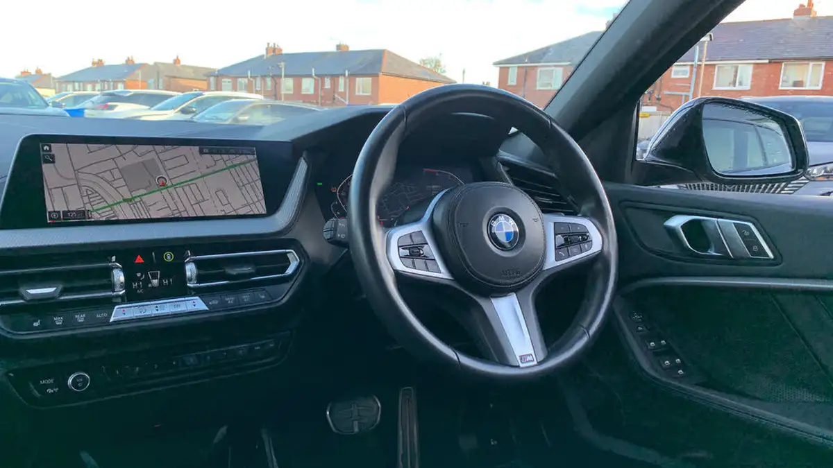 2022-bmw-1-series-15-118i-m-sport-lcp-dct-big-39