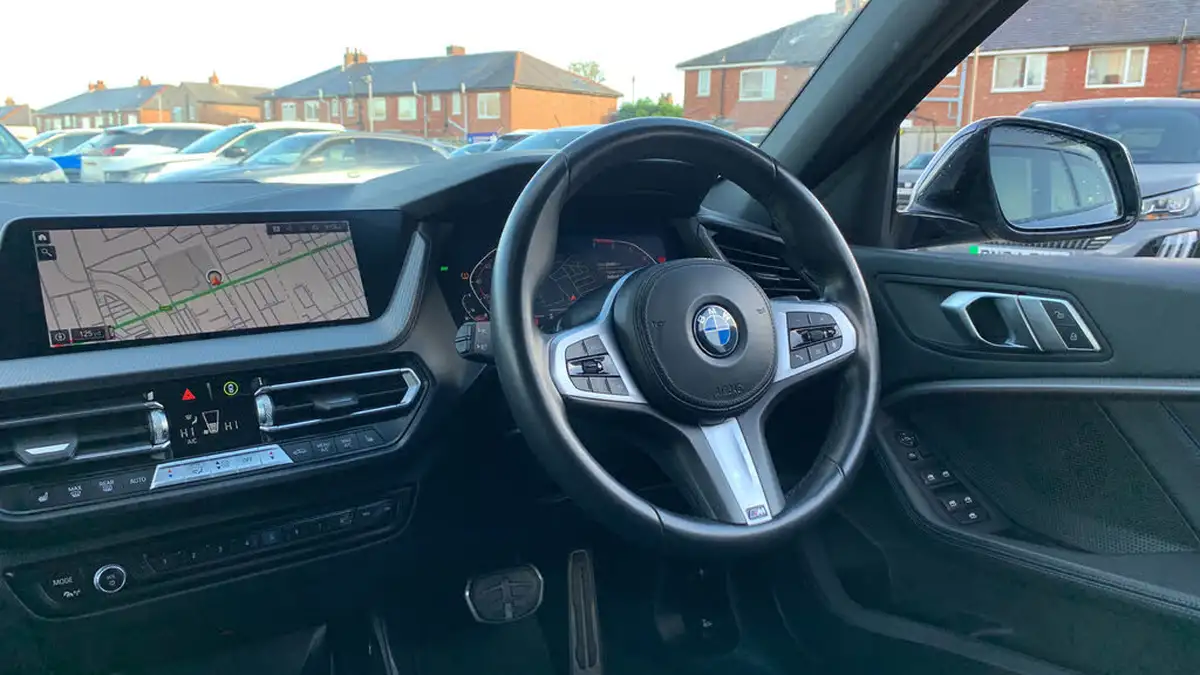 2022-bmw-1-series-15-118i-m-sport-lcp-dct-big-11