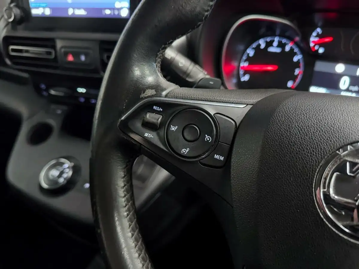 2020-vauxhall-combo-life-12i-elite-big-17
