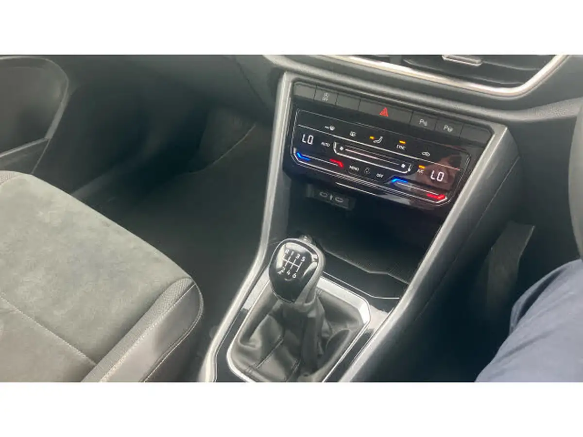 2024-volkswagen-t-roc-15-tsi-style-hatchback-5d-big-13