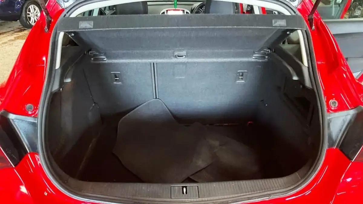 2015-vauxhall-astra-16-tech-line-gt-big-8