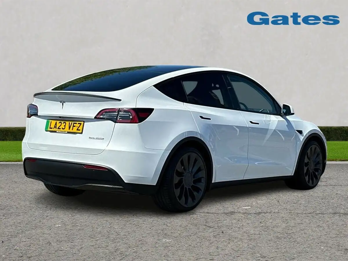 2023-tesla-model-y-e-performance-big-6