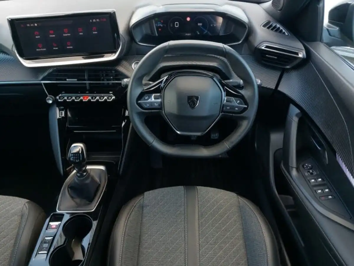 2023-peugeot-2008-suv-12-puretech-allure-big-6