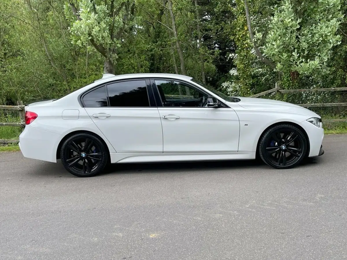 2017-bmw-3-series-20-330i-m-sport-saloon-4d-auto-big-9
