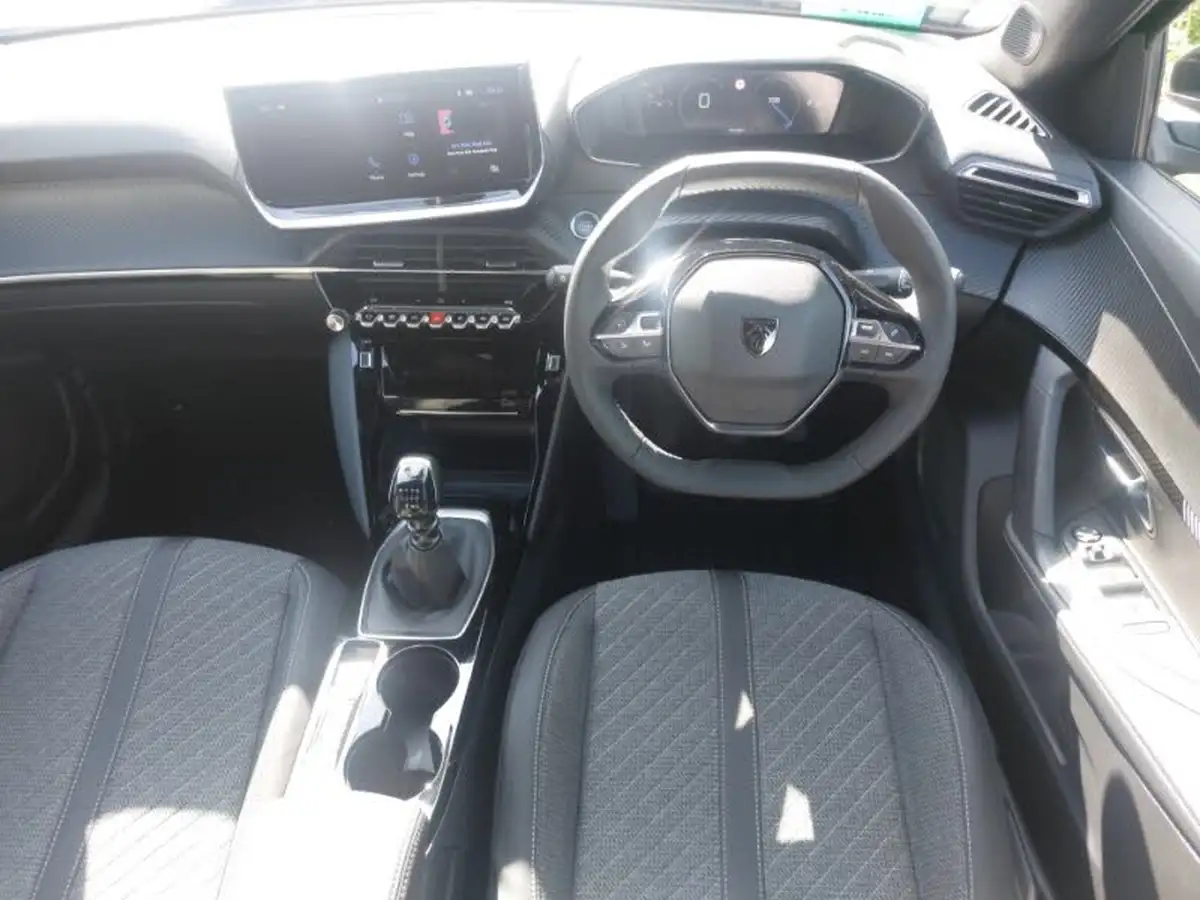 2025-peugeot-2008-suv-12-puretech-allure-130ps-big-6