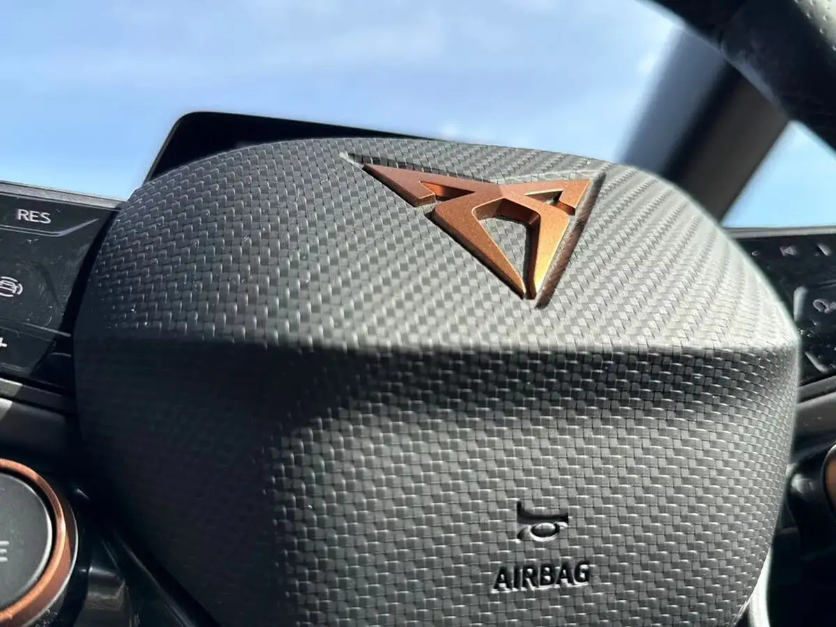 2024-cupra-born-e-vz-big-42