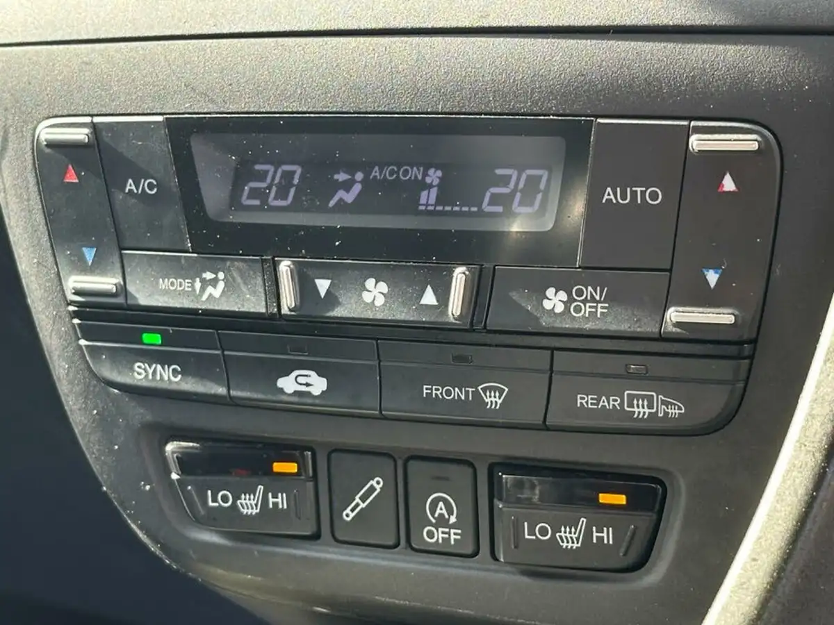 2014-honda-civic-18-sr-tourer-big-15
