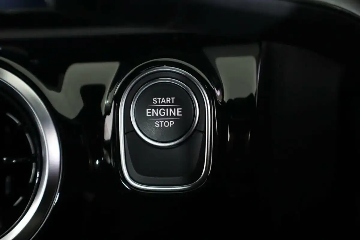 2020-mercedes-benz-a-class-13-a250e-amg-line-saloon-4d-big-49