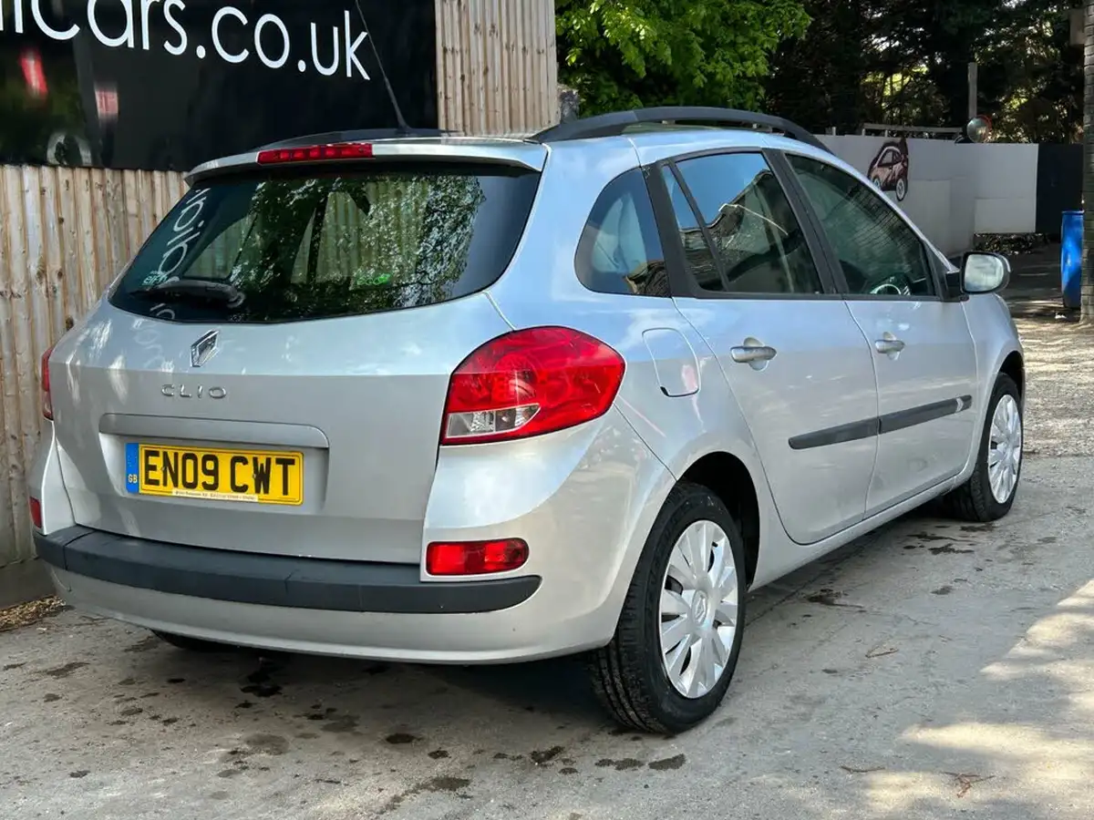 2009-renault-clio-12-expression-16v-75bhp-ac-estate-big-15
