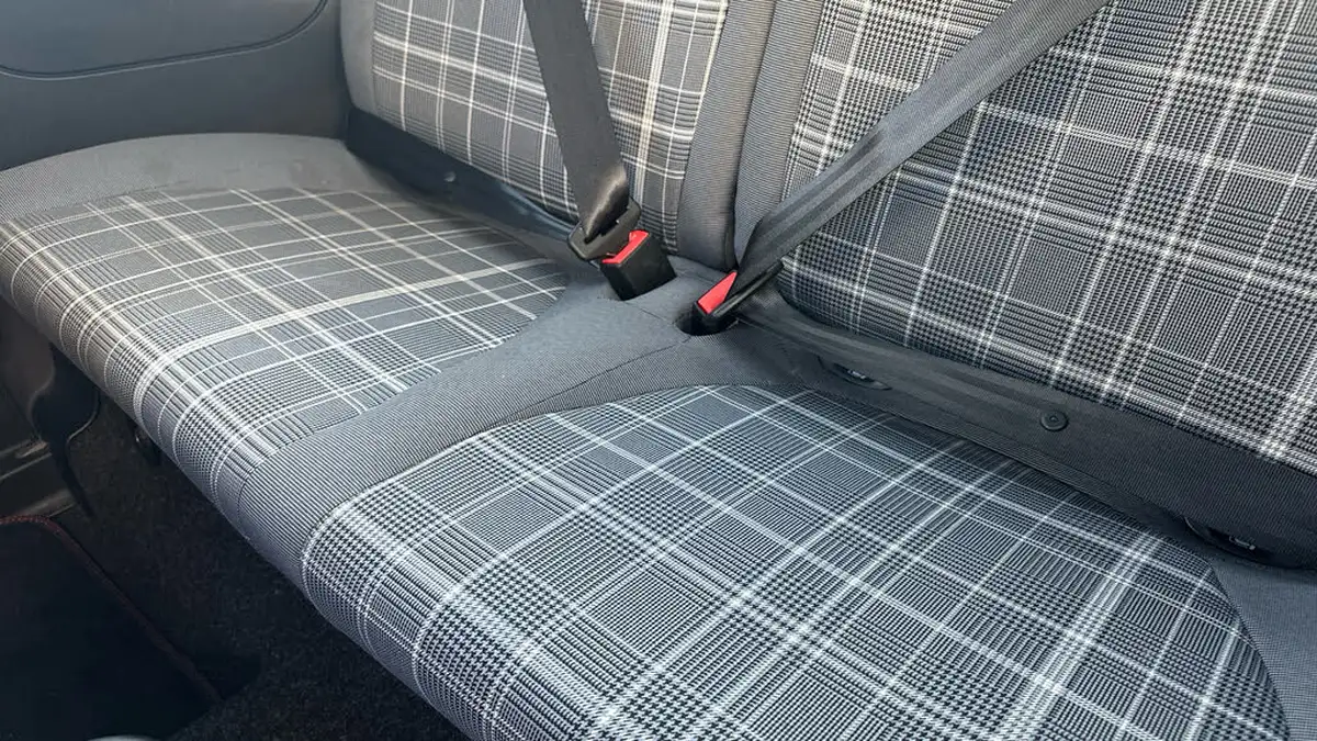2019-fiat-500-12-lounge-ss-big-32