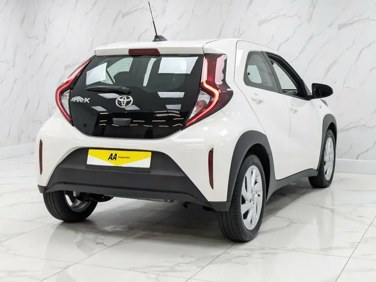 2023-toyota-aygo-x-10-vvt-i-pure-big-8