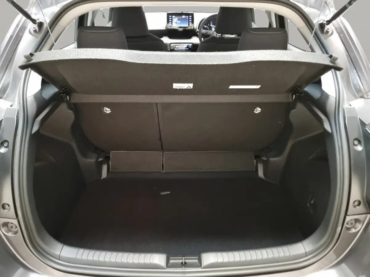 2021-toyota-yaris-15-vvt-i-icon-114bhp-hybrid-1490cc-e-cvt-big-35