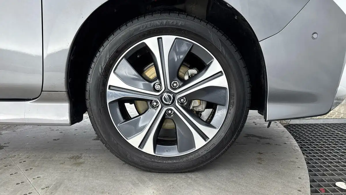 2021-nissan-leaf-e-e-tekna-big-24