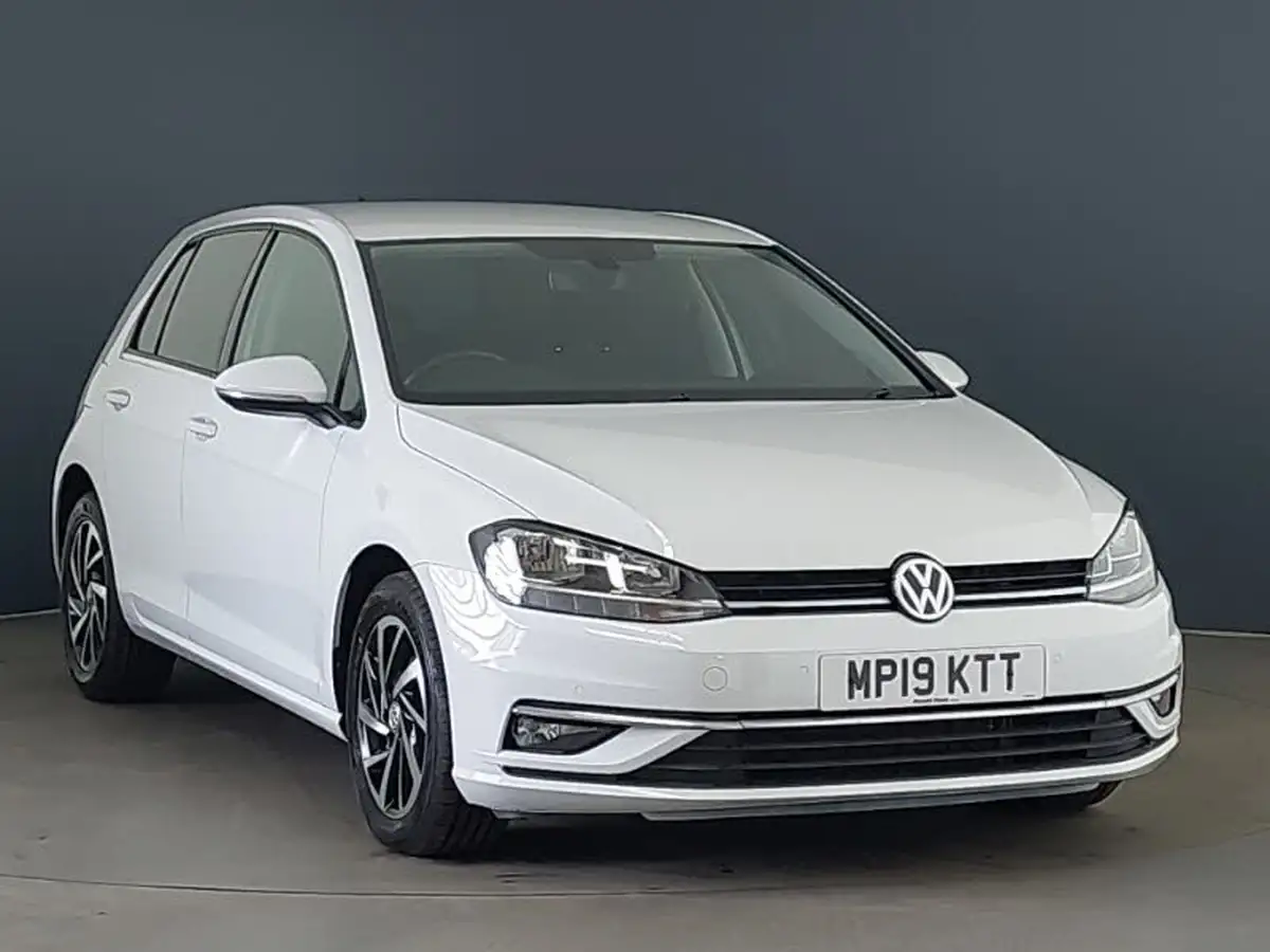 2019-volkswagen-golf-16tdi-match-hatchback-5d-big-0