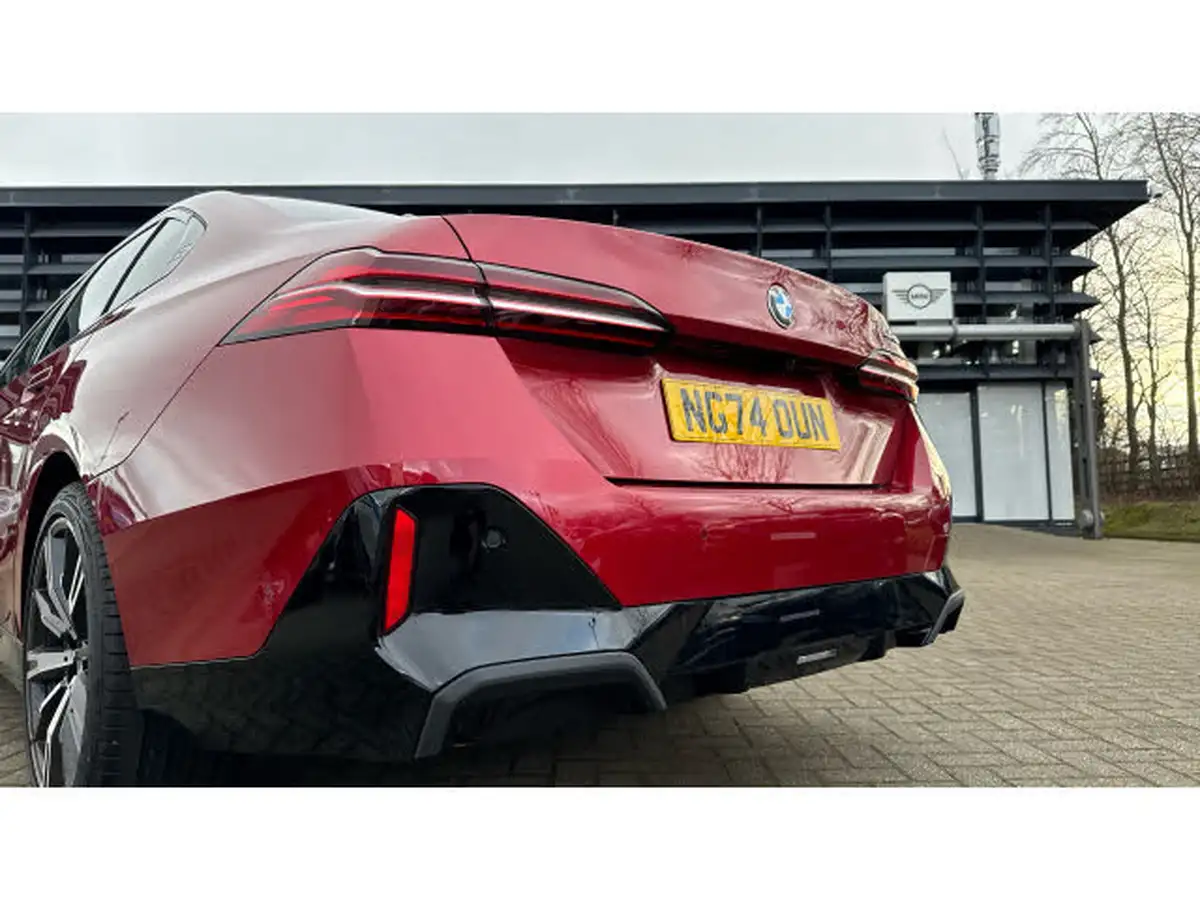 2025-bmw-5-series-20-520i-m-sport-mht-saloon-4d-big-43