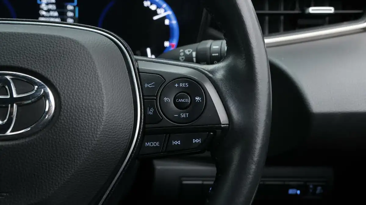 2022-toyota-corolla-18-vvt-i-icon-120bhp-trk-hatchback-5d-big-23