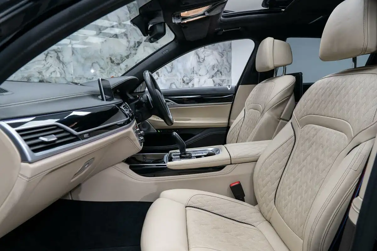 2020-bmw-7-series-66-m760li-big-12