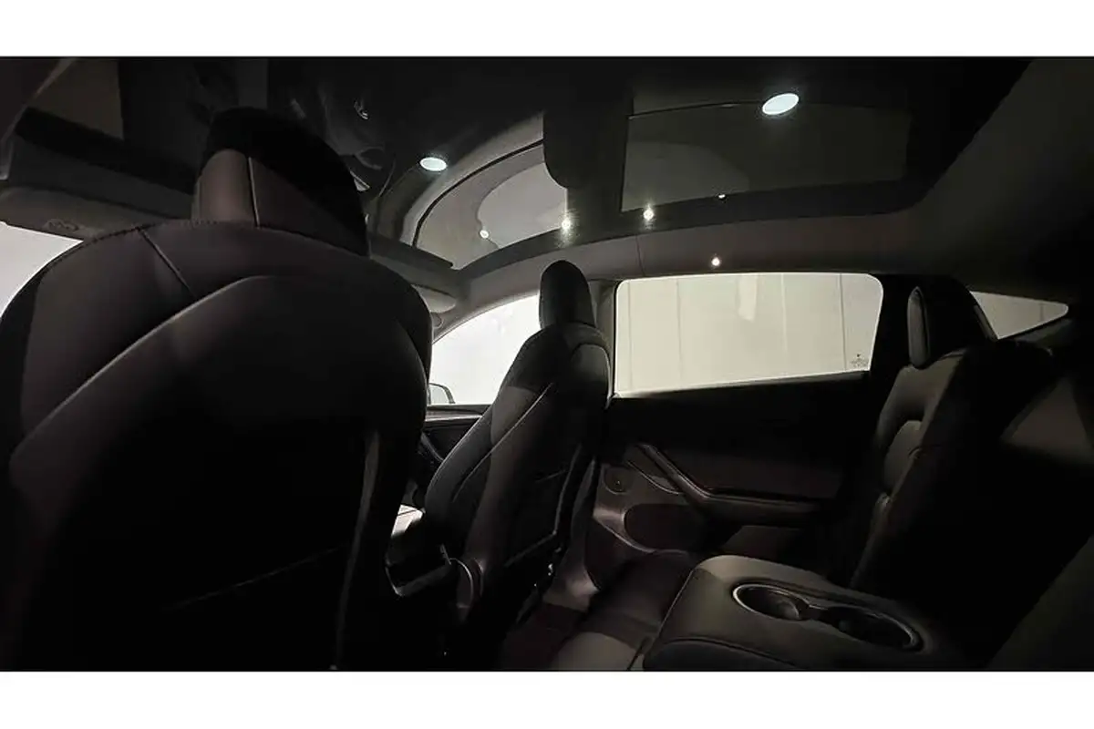 2022-tesla-model-y-e-long-range-big-22